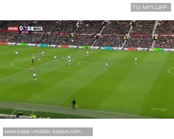 曼联在12月份英超赛场表现不佳近14场比赛输掉9场引发关注 曼联在12月份英超赛场表现不佳近14场比赛输掉9场引发关注